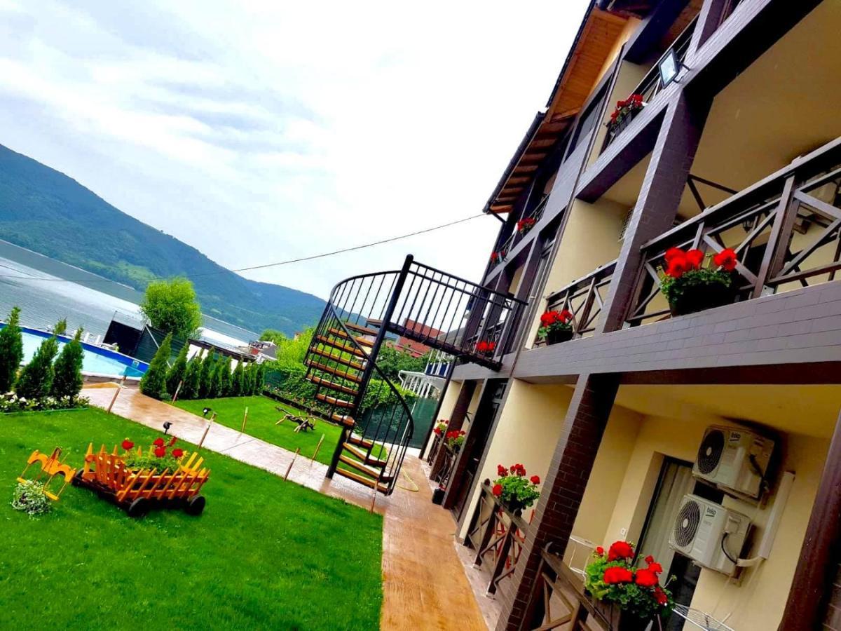 Mustaciosul Dunarii Hotel Eselnita Luaran gambar