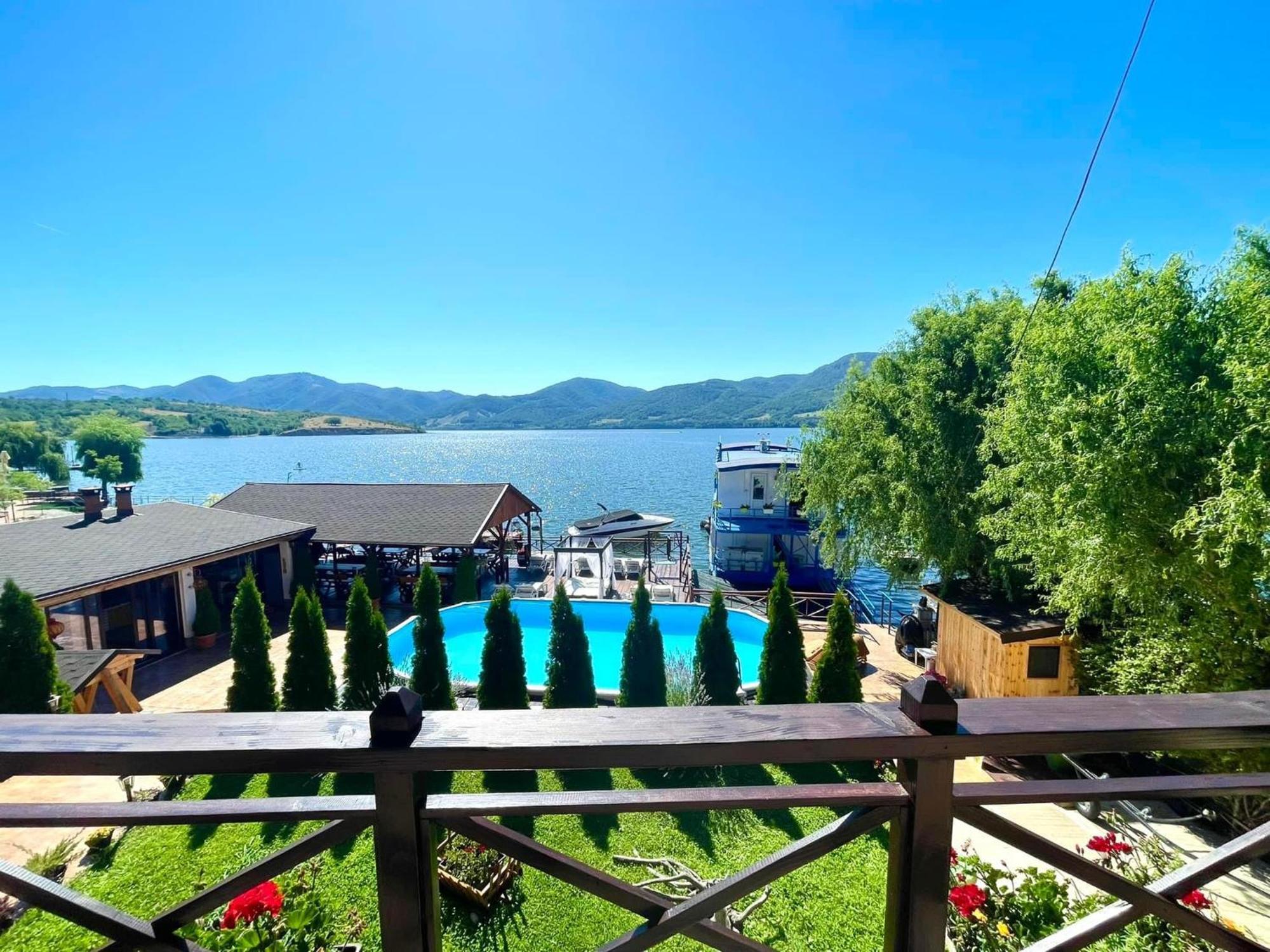 Mustaciosul Dunarii Hotel Eselnita Luaran gambar