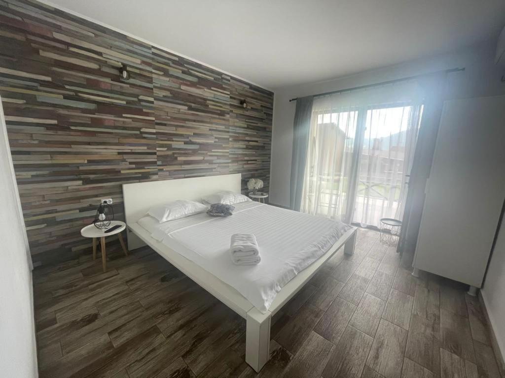 Mustaciosul Dunarii Hotel Eselnita Luaran gambar