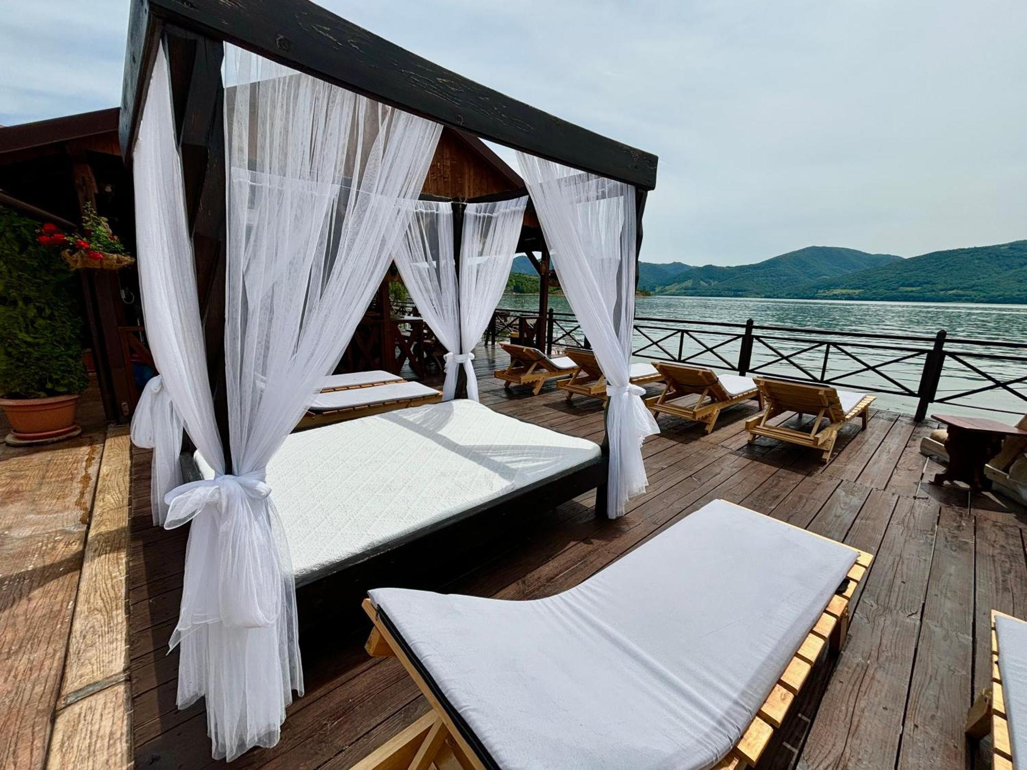 Mustaciosul Dunarii Hotel Eselnita Luaran gambar