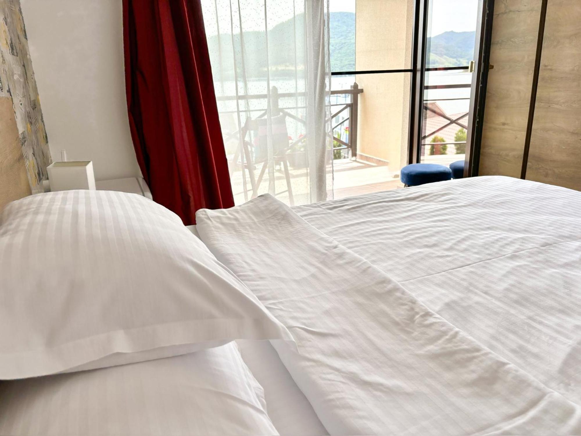 Mustaciosul Dunarii Hotel Eselnita Luaran gambar