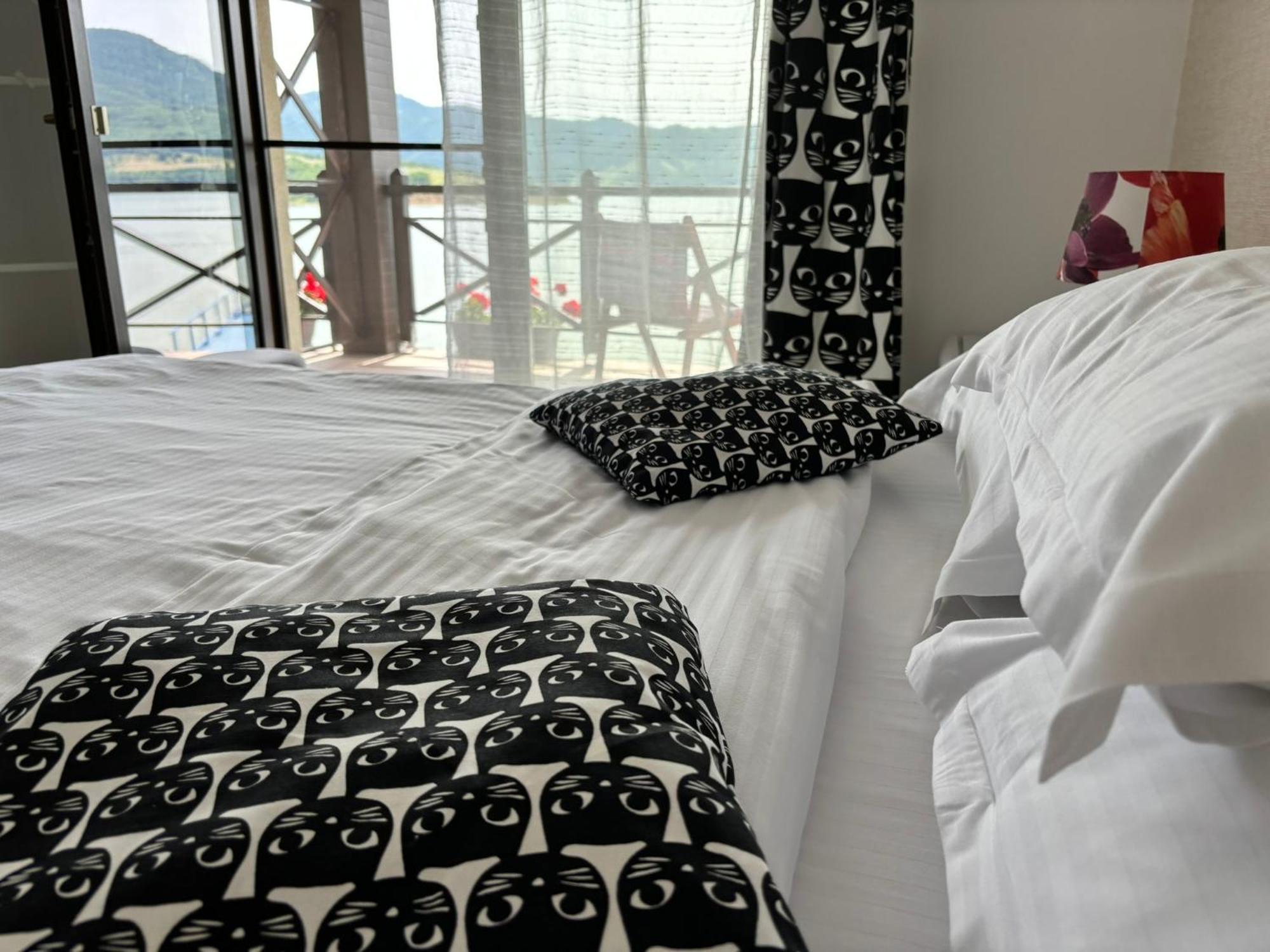 Mustaciosul Dunarii Hotel Eselnita Luaran gambar