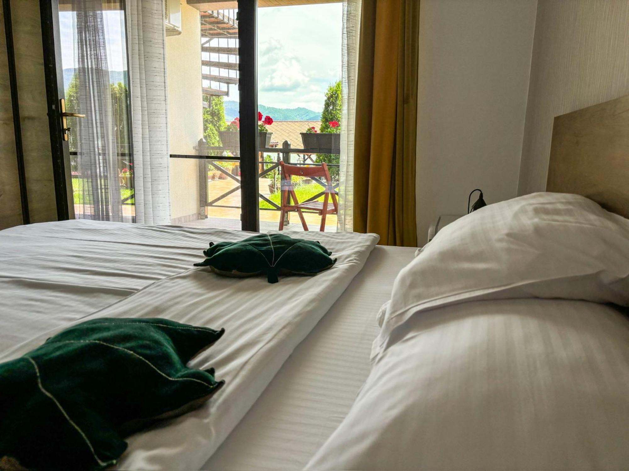 Mustaciosul Dunarii Hotel Eselnita Luaran gambar