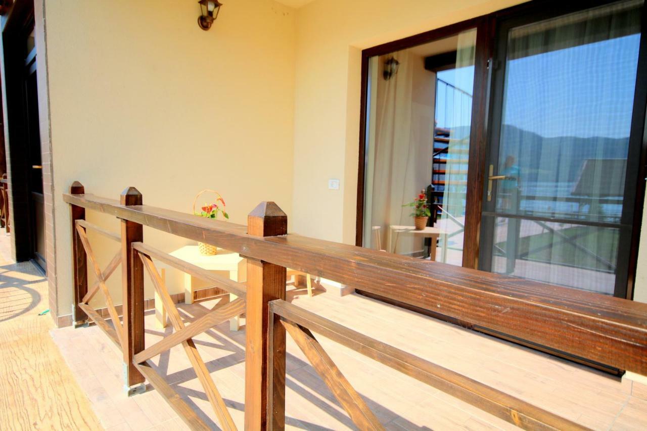Mustaciosul Dunarii Hotel Eselnita Luaran gambar